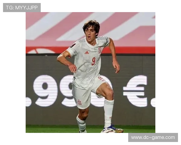 克鲁伊夫盘带魅力再现：经典技巧引领新一代足球风尚